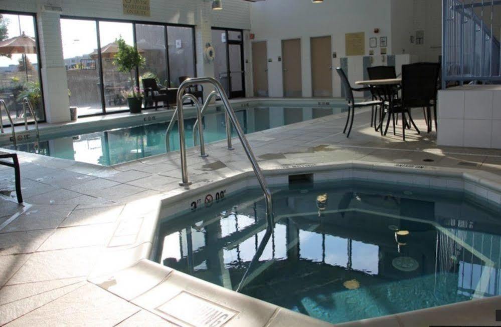 Doubletree By Hilton Pittsburgh Monroeville Convention Center Buitenkant foto
